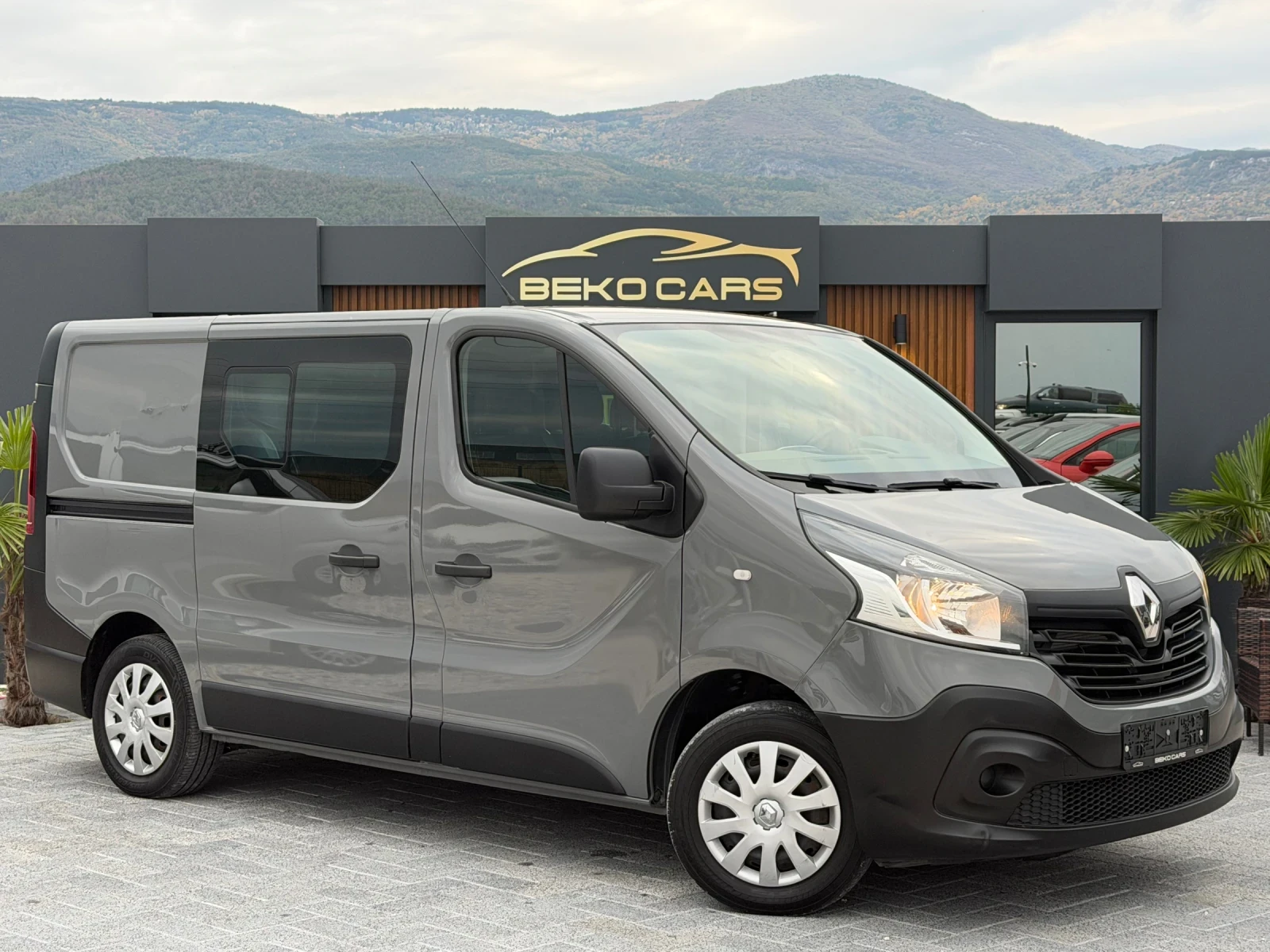 Renault Trafic 6-местен Без аналог!Нов внос от Белгия! - изображение 3