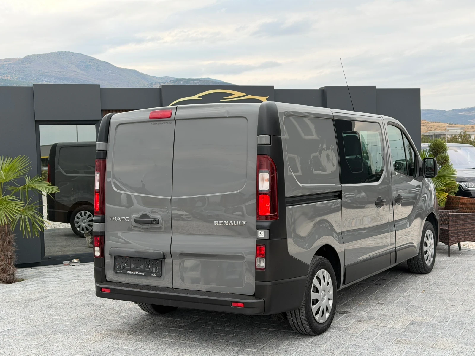 Renault Trafic 6-местен Без аналог!Нов внос от Белгия! - изображение 5