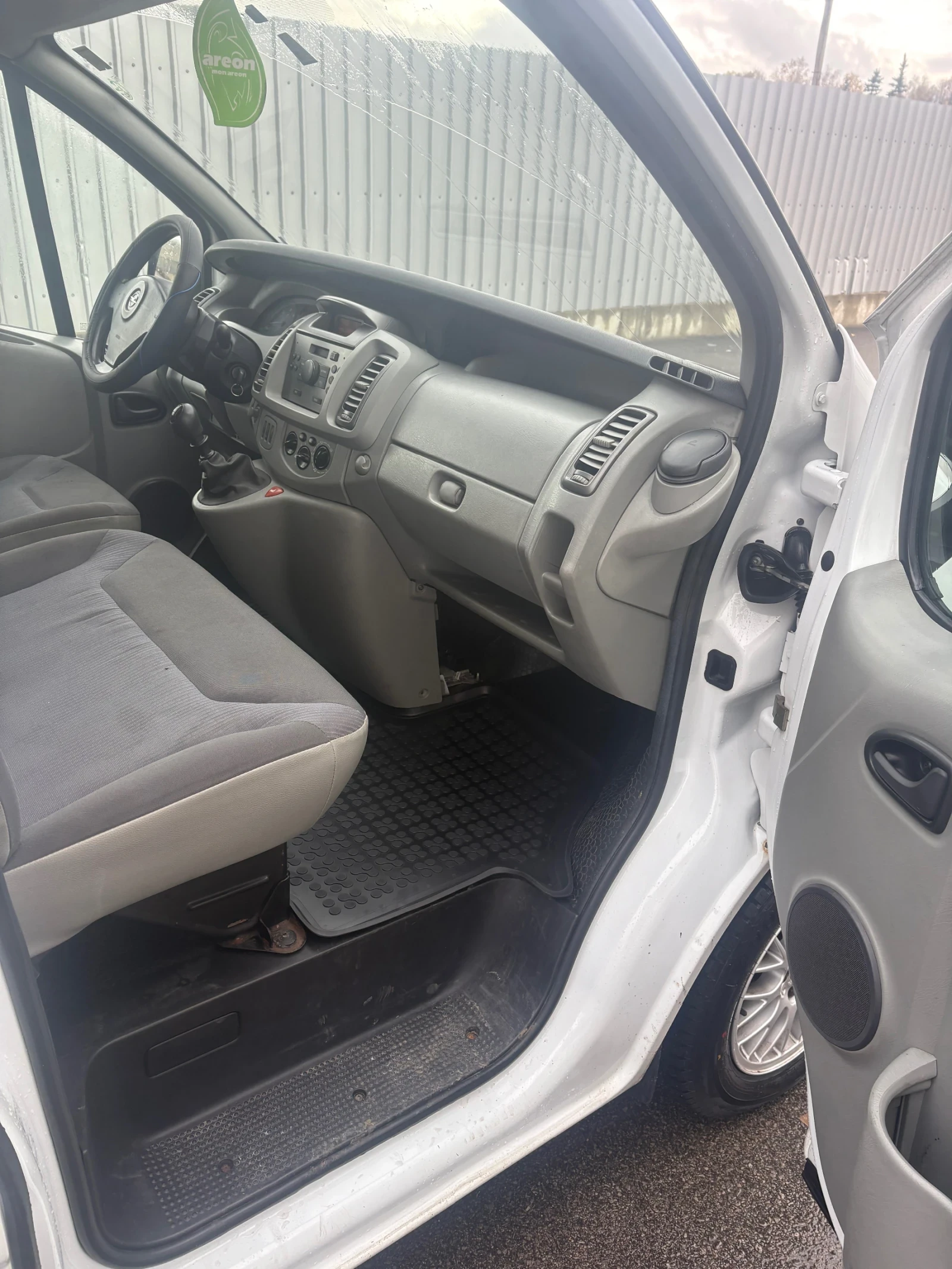 Opel Vivaro  - изображение 7