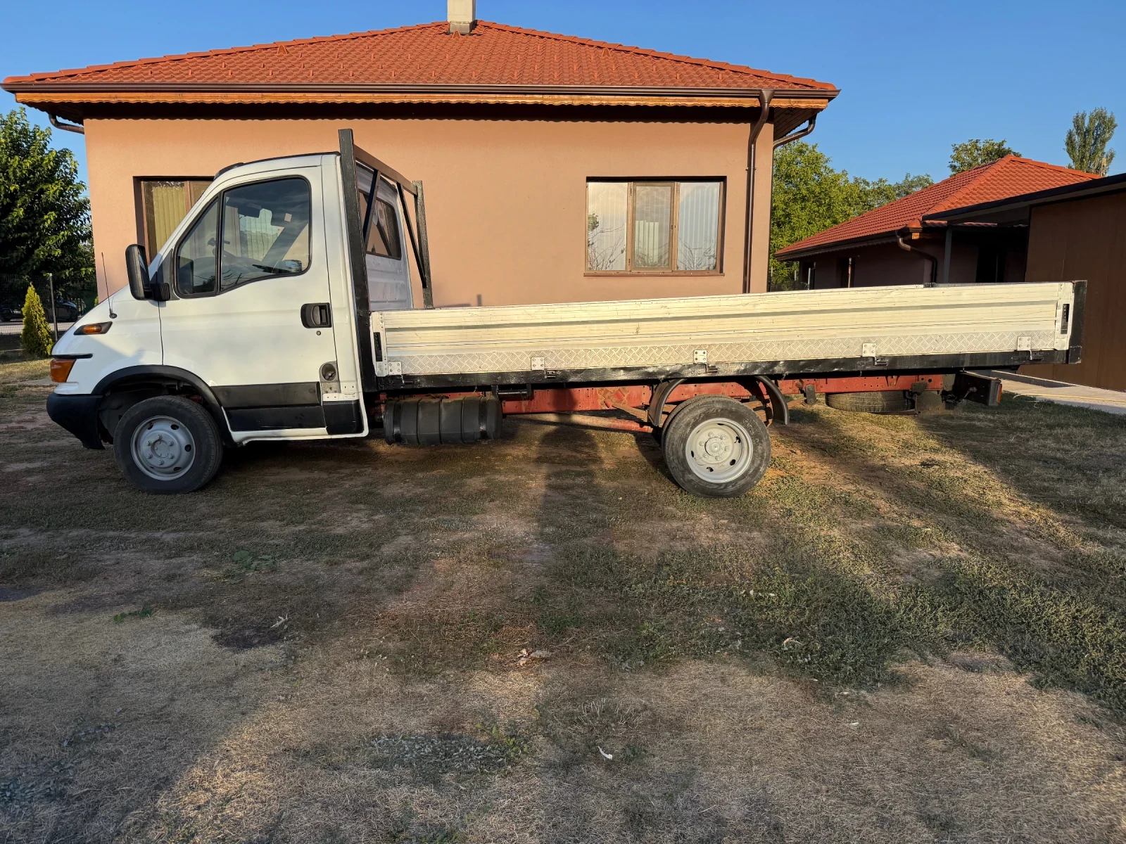 Iveco 35c13 2.8 130кс ДВОЙНА ГУМА, снимка 2 - Бусове и автобуси - 55980491