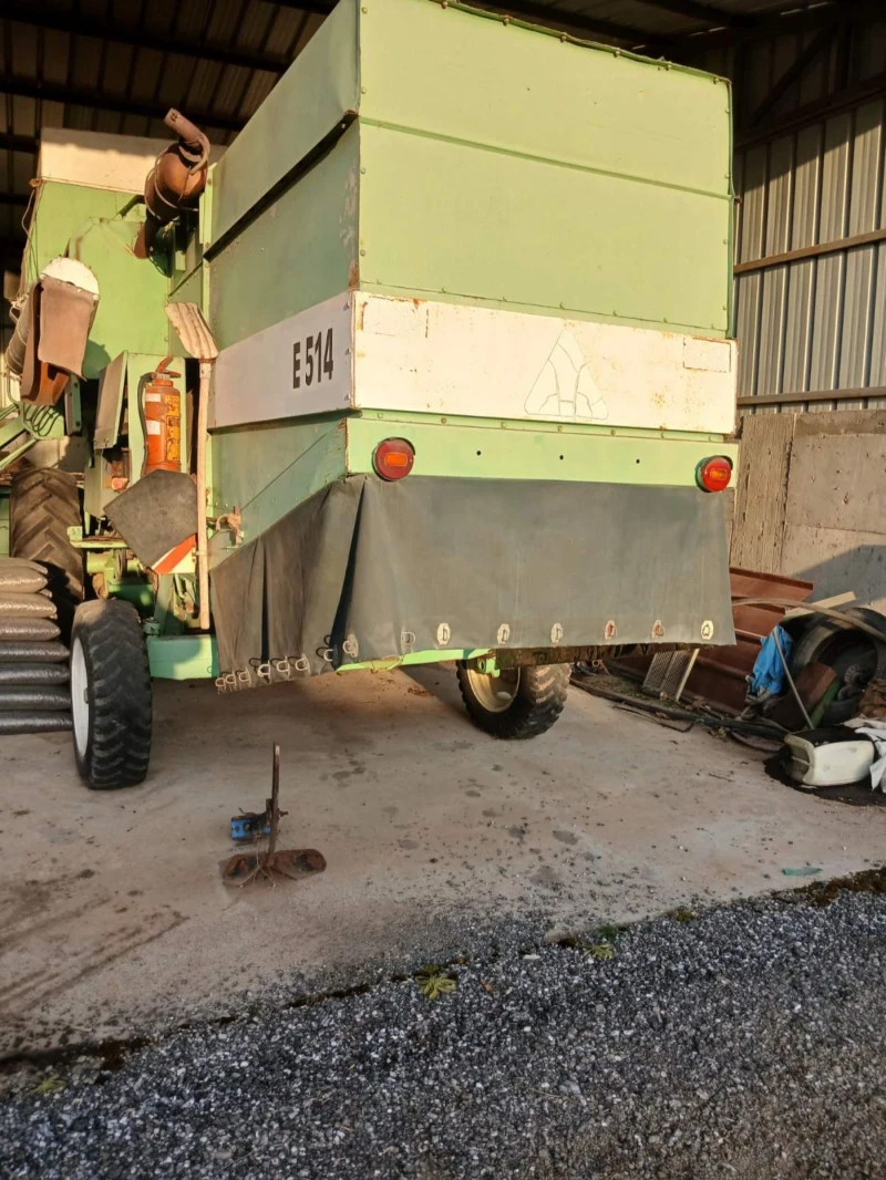 Комбайн Fortschritt С перкинс двигател, снимка 3 - Селскостопанска техника - 51970007