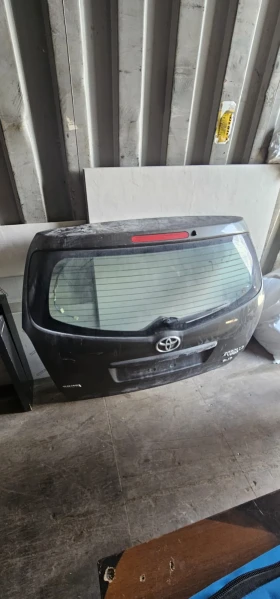 Заден капак Toyota corolla verso., снимка 2 - Части - 53250732