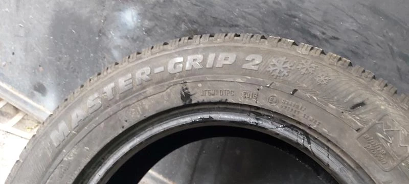 Гуми Зимни 215/65R16, снимка 7 - Гуми и джанти - 35607851