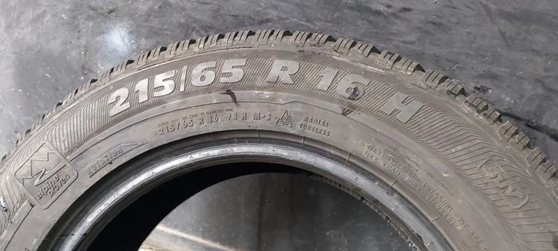 Гуми Зимни 215/65R16, снимка 6 - Гуми и джанти - 35607851