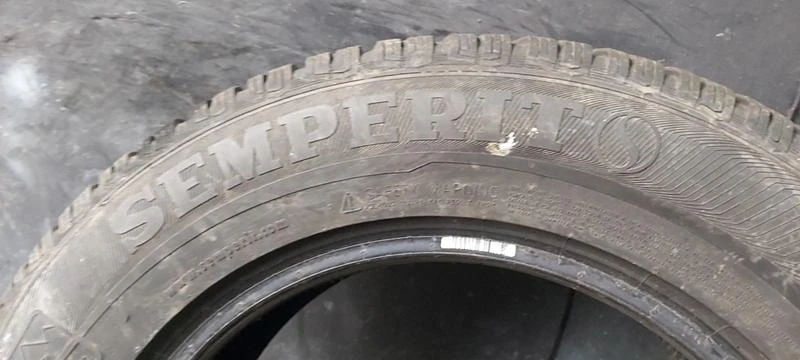 Гуми Зимни 215/65R16, снимка 5 - Гуми и джанти - 35607851