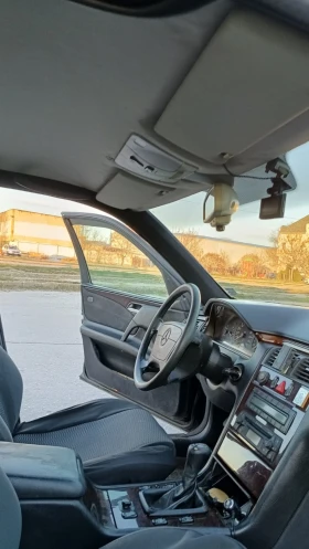 Mercedes-Benz E 200 W 210, снимка 3