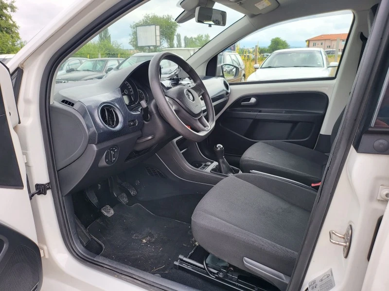 VW Up, снимка 10 - Автомобили и джипове - 46394674