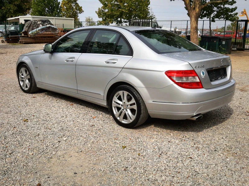 Mercedes-Benz C 220 6ск. * НАВИГАЦИЯ* КОЖА* ПОДАРЪК, снимка 6 - Автомобили и джипове - 47311996