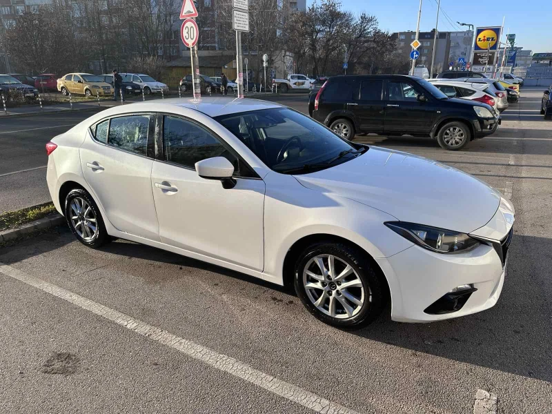 Mazda 3, снимка 1 - Автомобили и джипове - 48392466