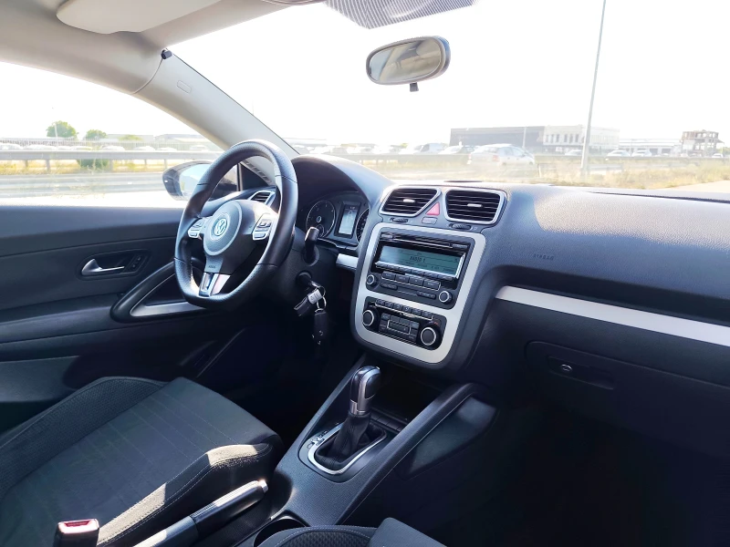 VW Scirocco 2.0TDI DSG 140ks, снимка 8 - Автомобили и джипове - 50541298