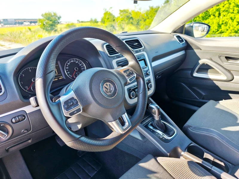 VW Scirocco 2.0TDI DSG 140ks, снимка 6 - Автомобили и джипове - 50541298