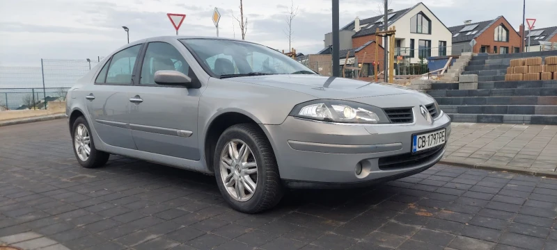 Renault Laguna 2.0 бензин/газ Initialle-Paris, снимка 3 - Автомобили и джипове - 53331166