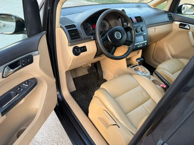 VW Touran 1.9TDI Avtomat, снимка 5 - Автомобили и джипове - 52260826