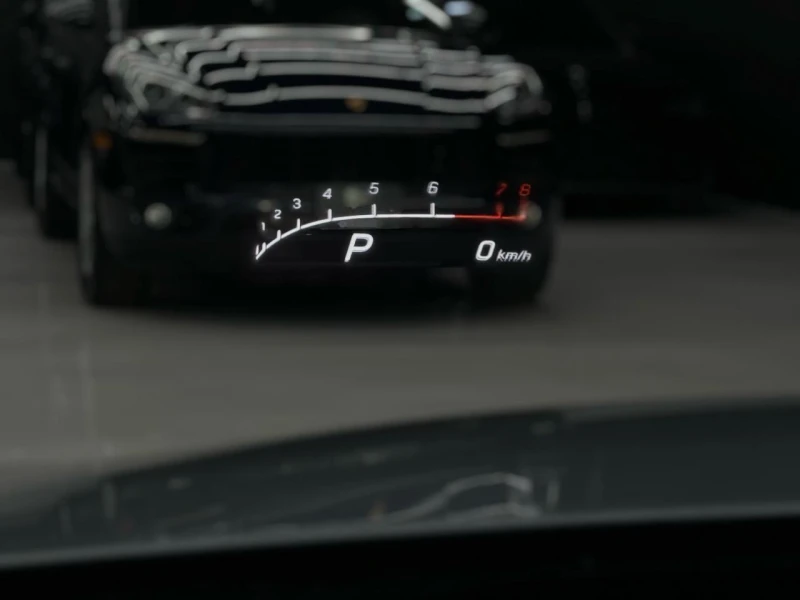 Mercedes-Benz C 43 AMG 4MATIC* DISTRONIC* HEAD-UP* BURMESTER* LANE-ASSIST, снимка 12 - Автомобили и джипове - 52630672