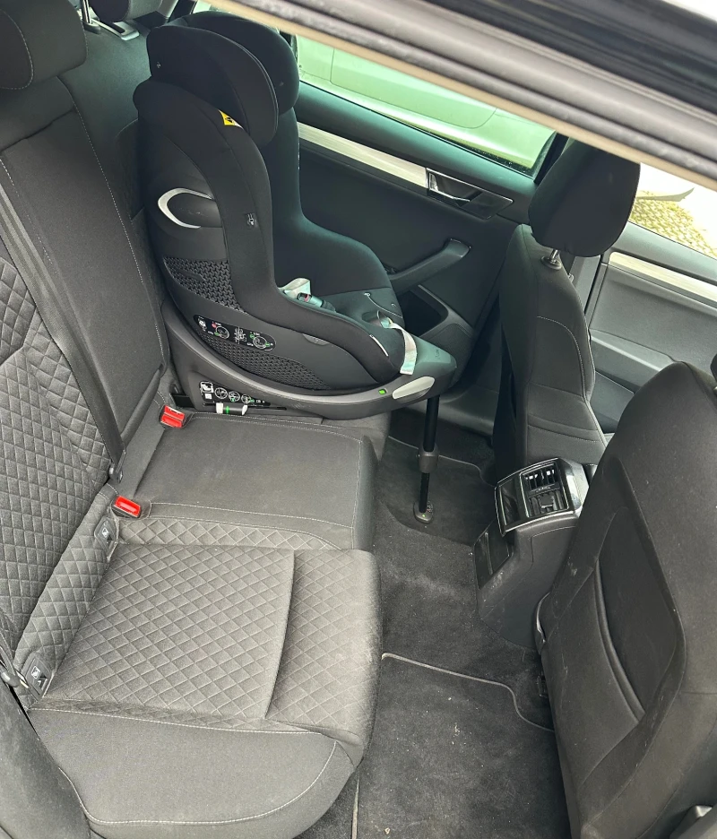 Skoda Superb 2.0 Нов внос Франция , снимка 11 - Автомобили и джипове - 52636444