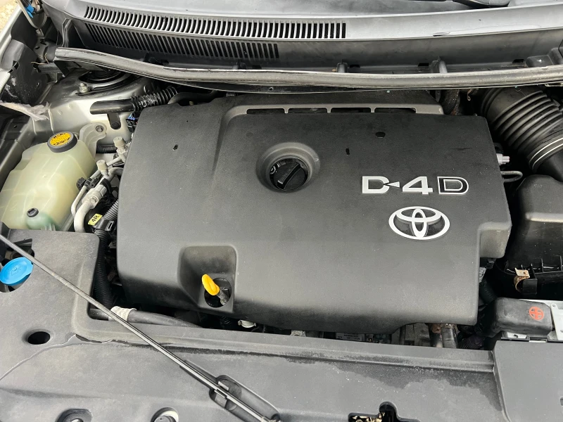 Toyota Auris 2.0 D4D/126p.s., снимка 14 - Автомобили и джипове - 53048182