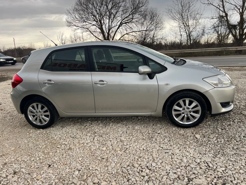 Toyota Auris 2.0 D4D/126p.s., снимка 8 - Автомобили и джипове - 53048182