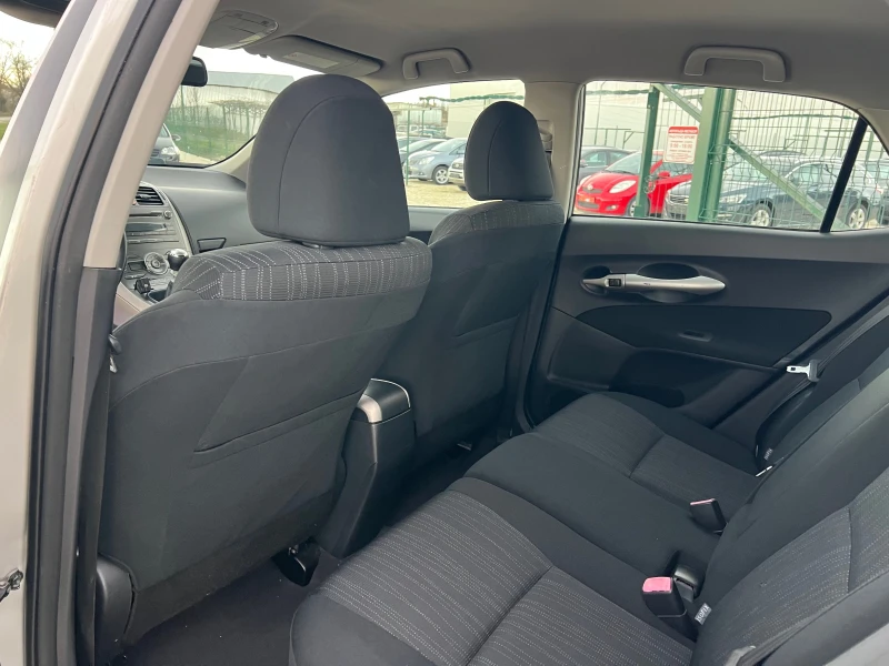 Toyota Auris 2.0 D4D/126p.s., снимка 10 - Автомобили и джипове - 53048182