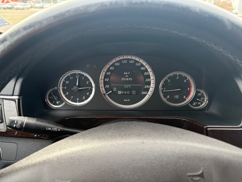 Mercedes-Benz E 250, снимка 8 - Автомобили и джипове - 53565303