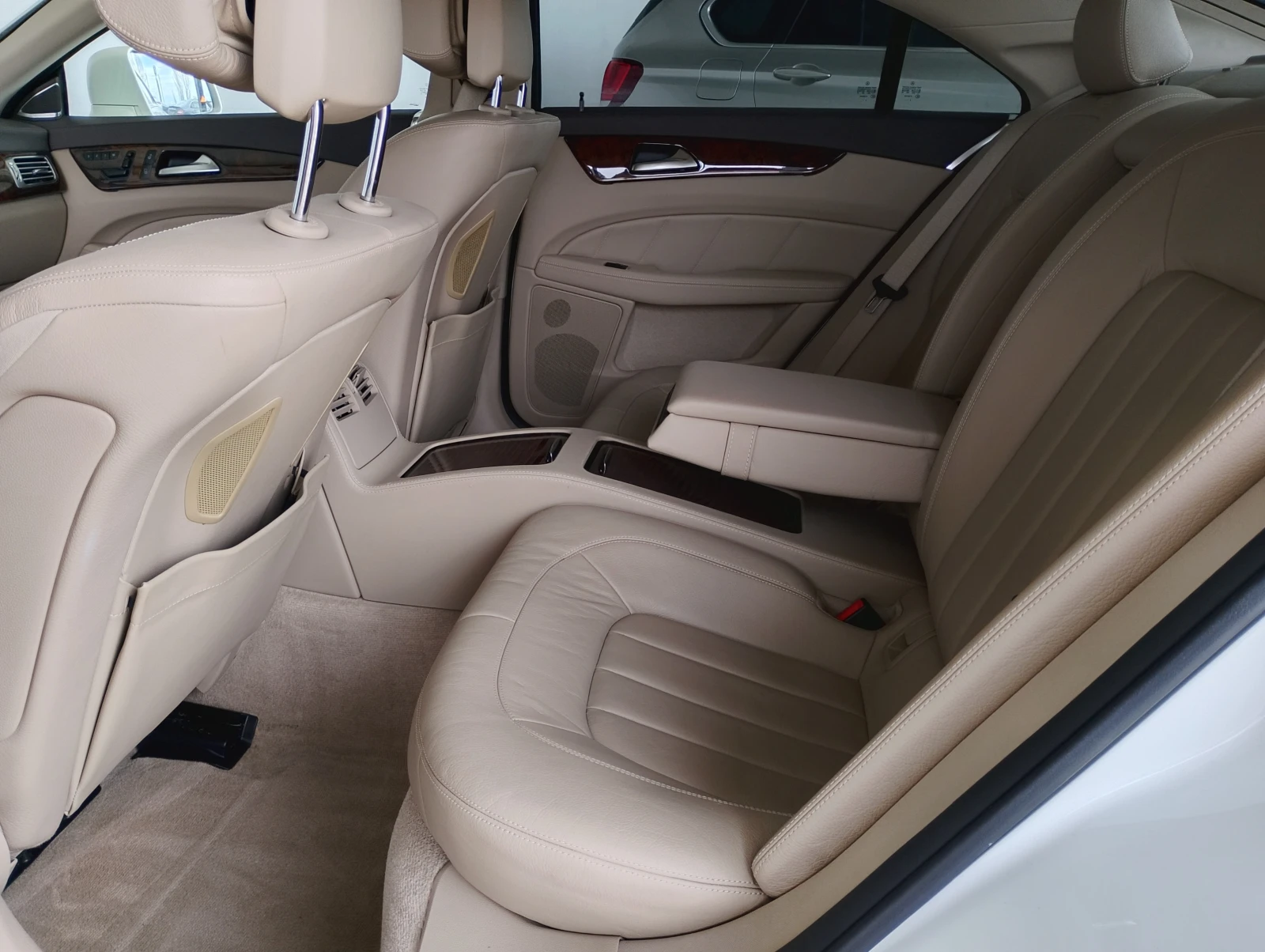 Mercedes-Benz CLS 500 4matic - изображение 8