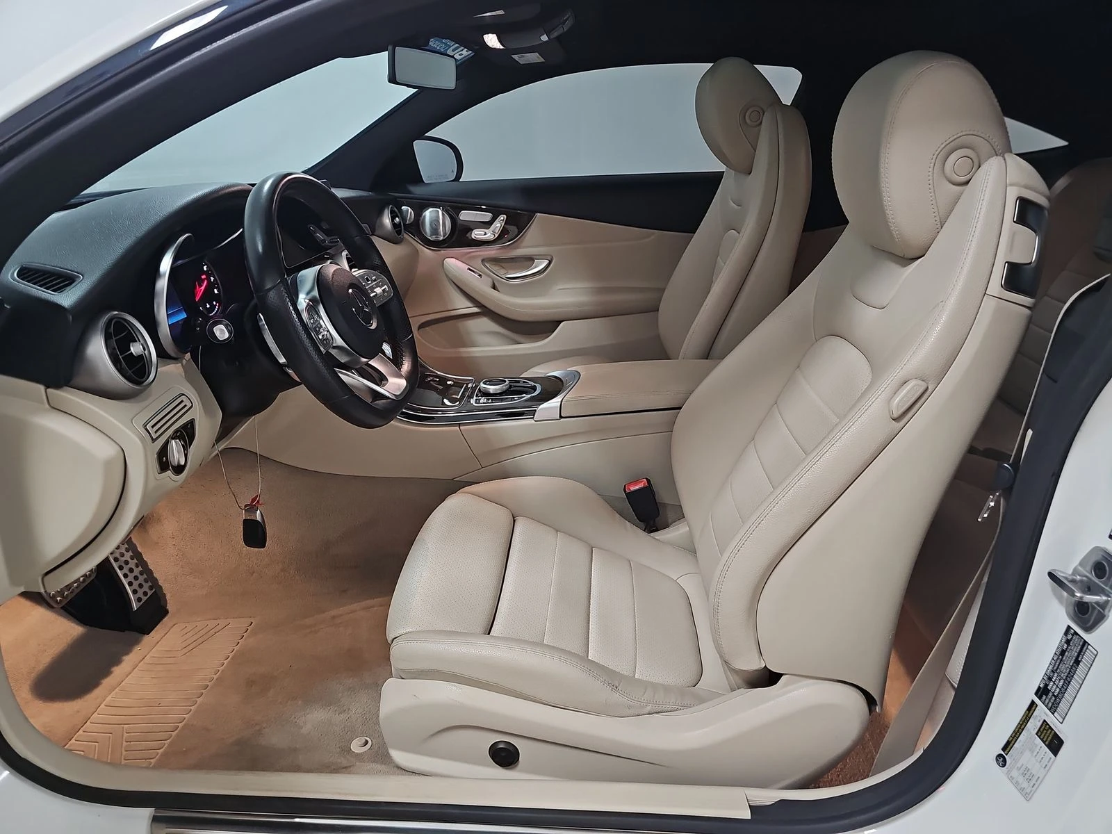 Mercedes-Benz C 300 AMG* 9G* BURMASTER* PANO* KEYLESS GO* AMBIENT* FAC - изображение 10