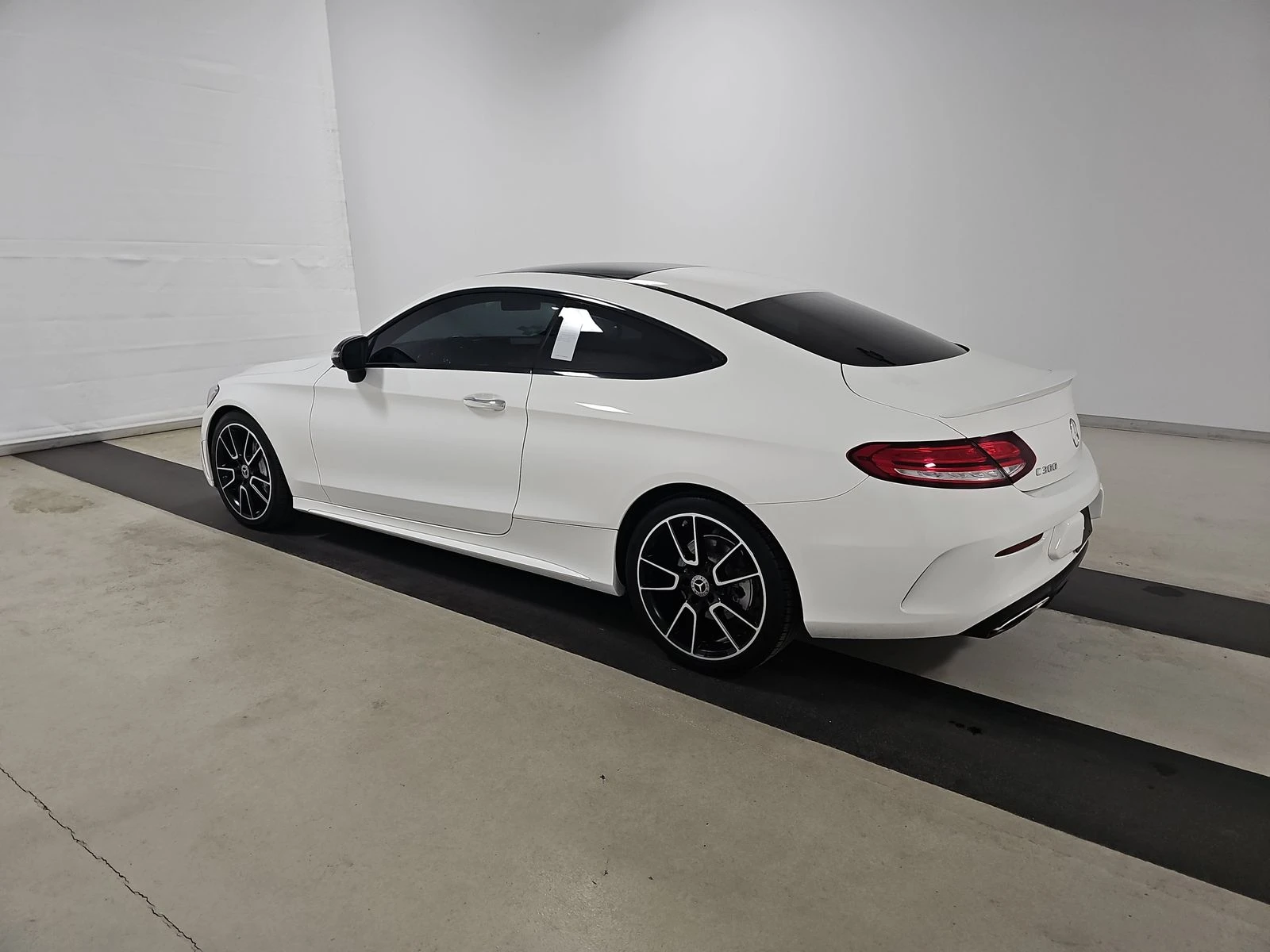 Mercedes-Benz C 300 AMG* 9G* BURMASTER* PANO* KEYLESS GO* AMBIENT* FAC - изображение 5