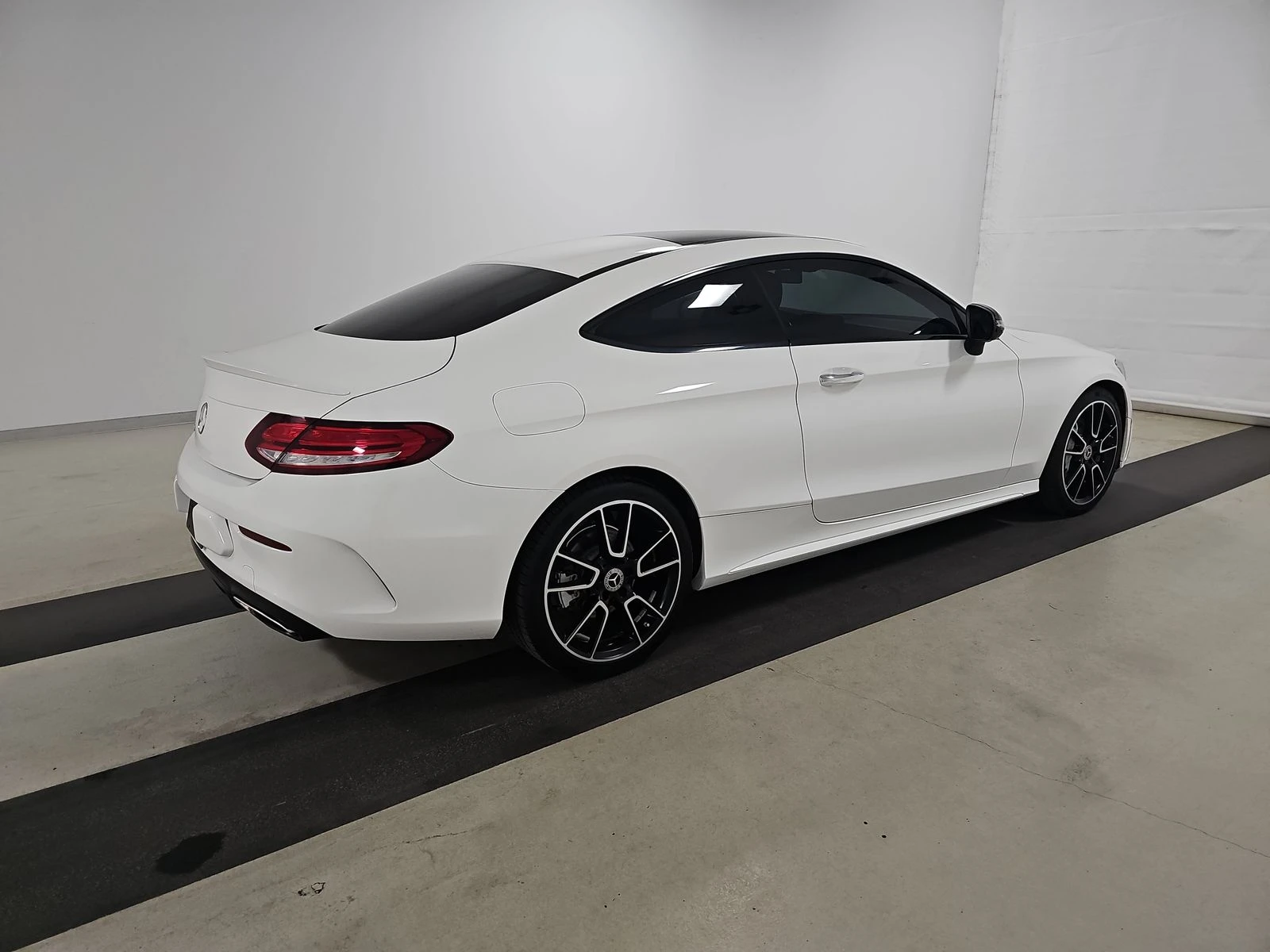 Mercedes-Benz C 300 AMG* 9G* BURMASTER* PANO* KEYLESS GO* AMBIENT* FAC - изображение 6