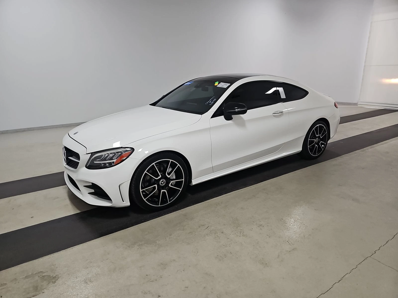 Mercedes-Benz C 300 AMG* 9G* BURMASTER* PANO* KEYLESS GO* AMBIENT* FAC - изображение 2