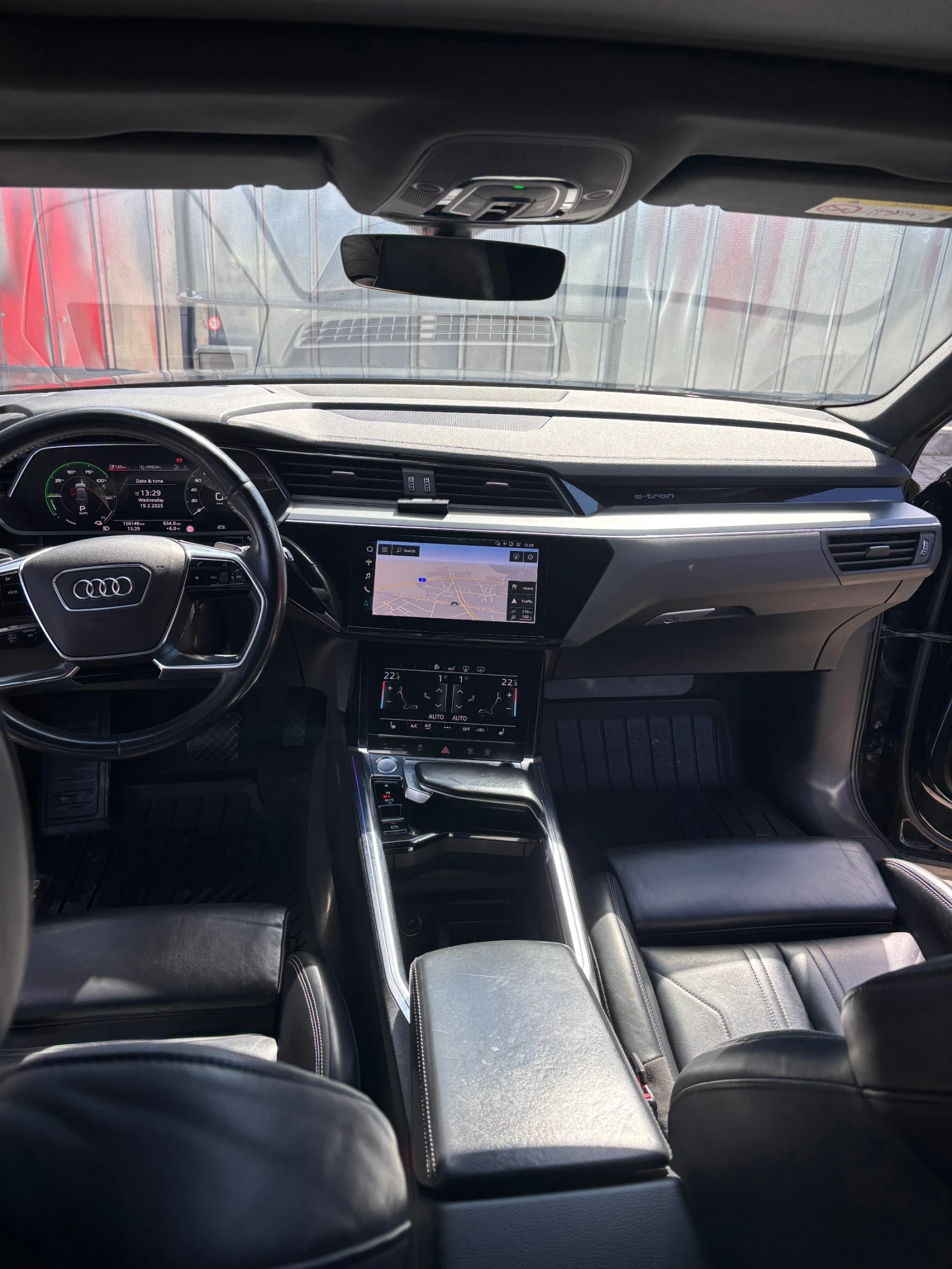 Audi E-Tron 55 Панорама* camera360* вакум* long range - изображение 6