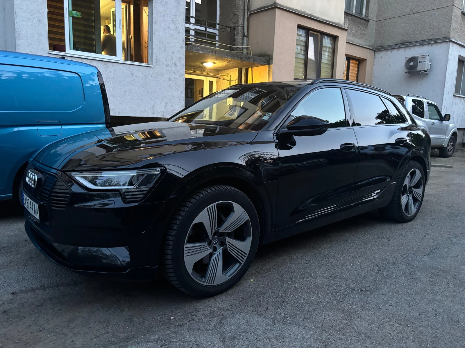 Audi E-Tron 55 Панорама* camera360* вакум* long range - изображение 4