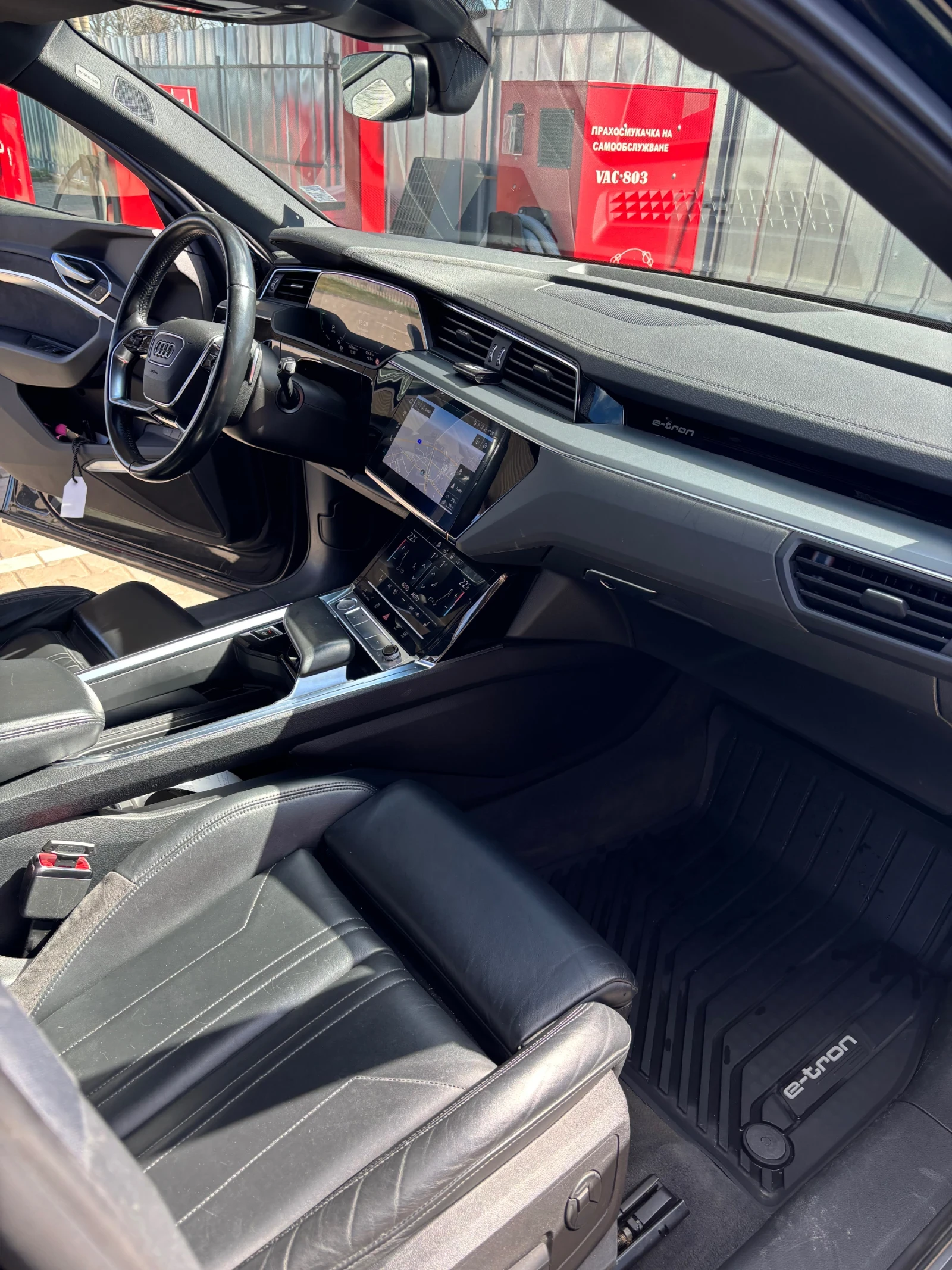 Audi E-Tron 55 Панорама* camera360* вакум* long range - изображение 7