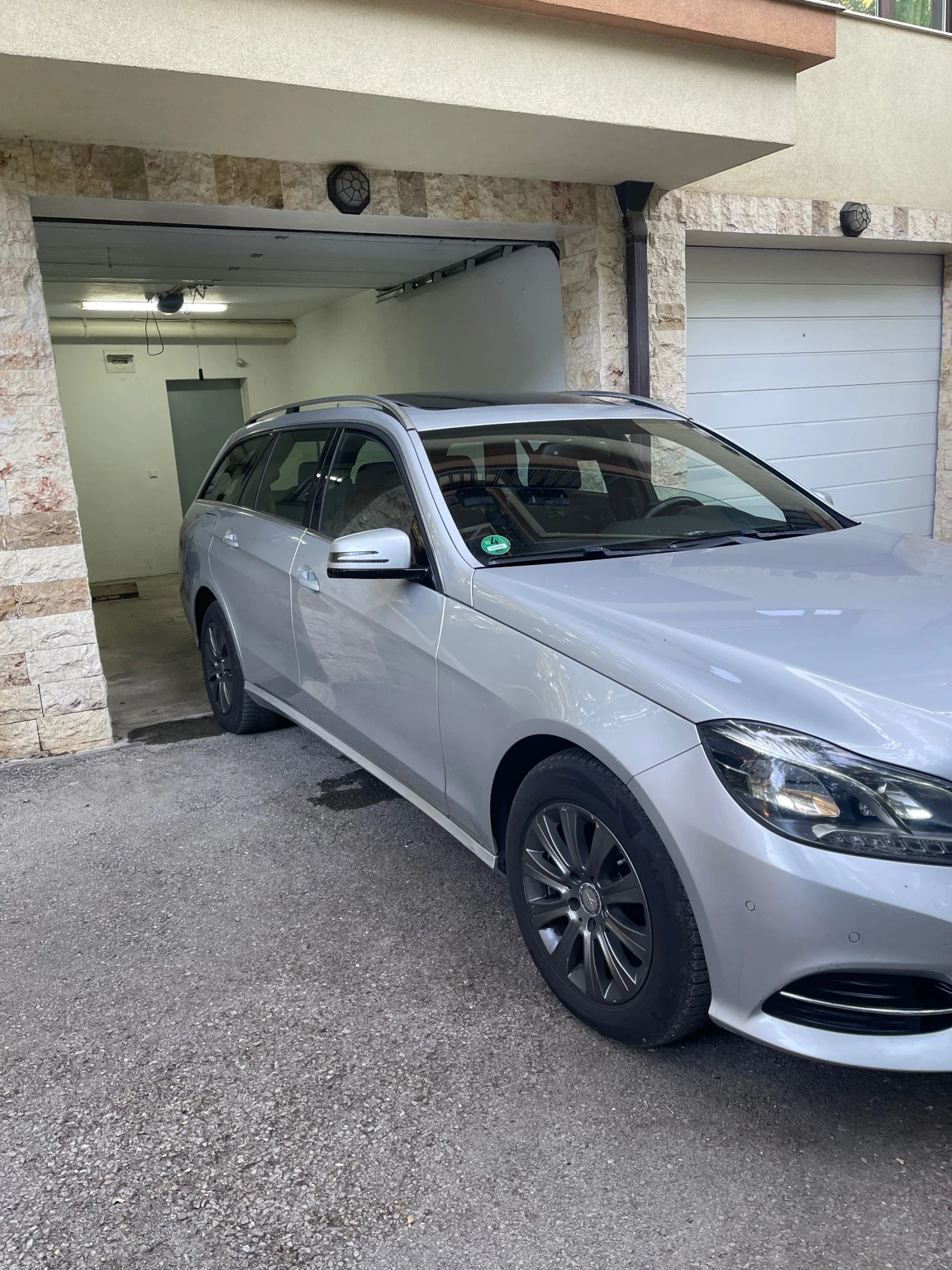 Mercedes-Benz E 220  - изображение 2