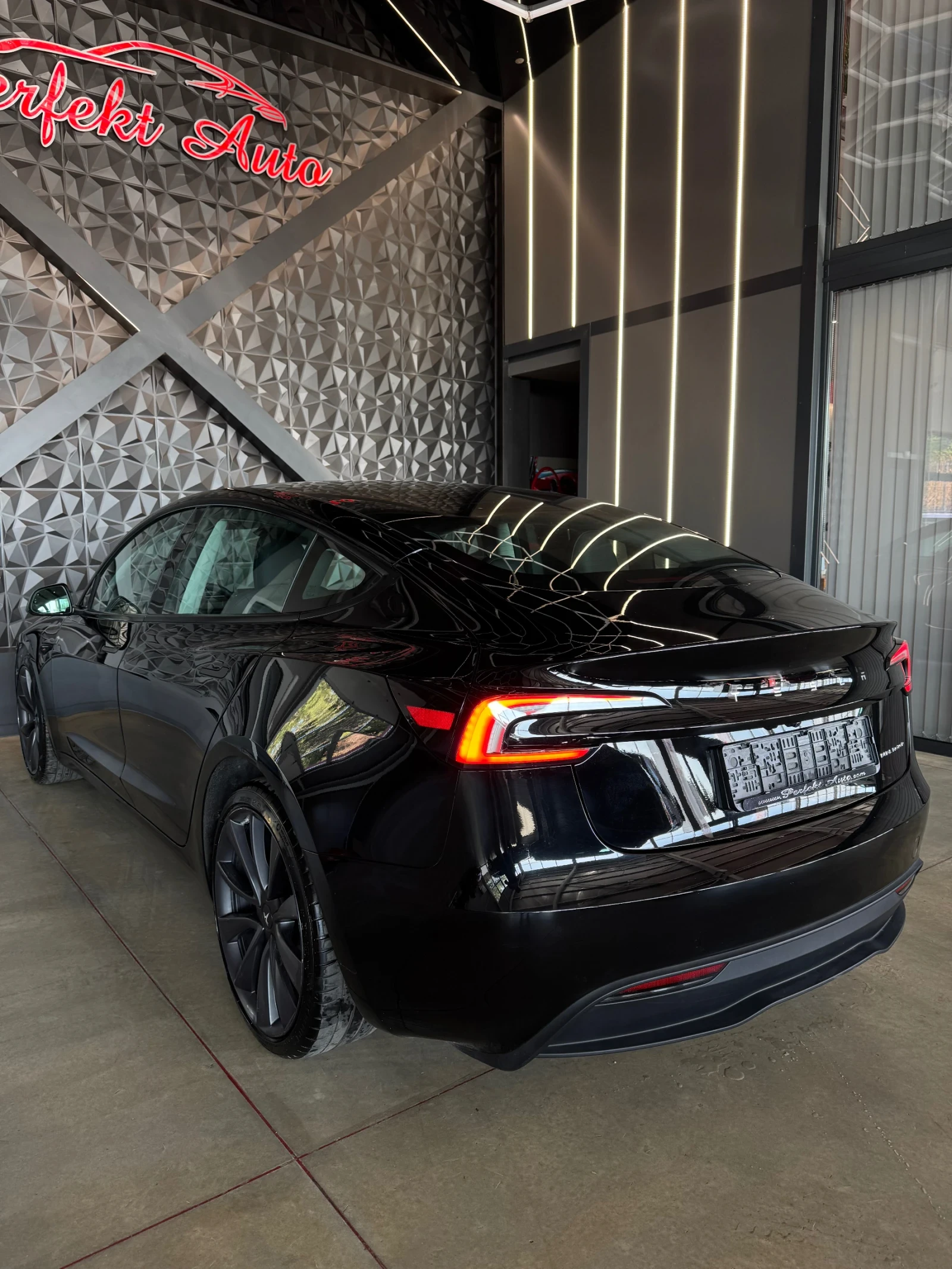 Tesla Model 3 LONG RANGE * DUALMOTOR *  - изображение 4