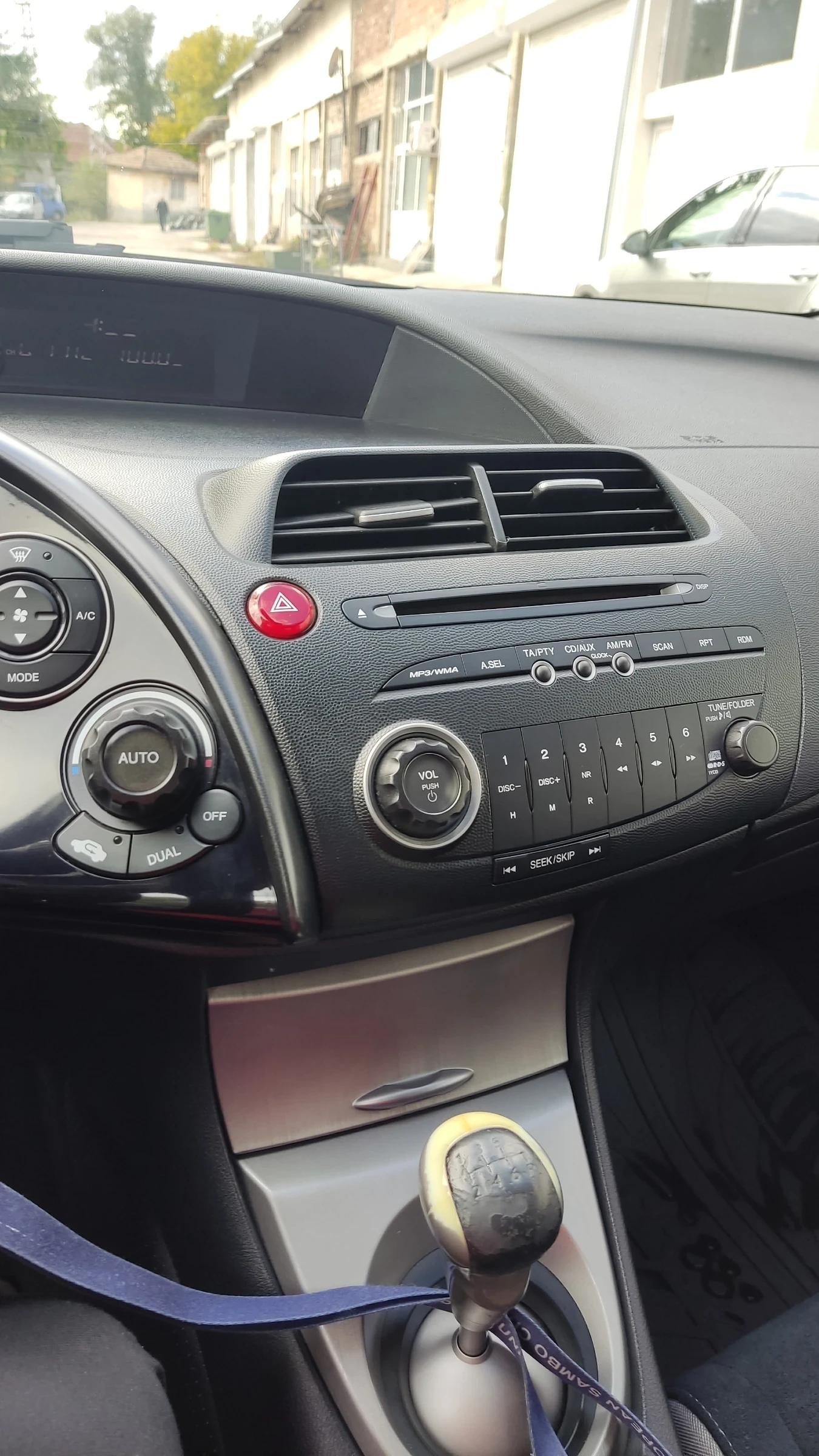 Honda Civic 8 - изображение 8