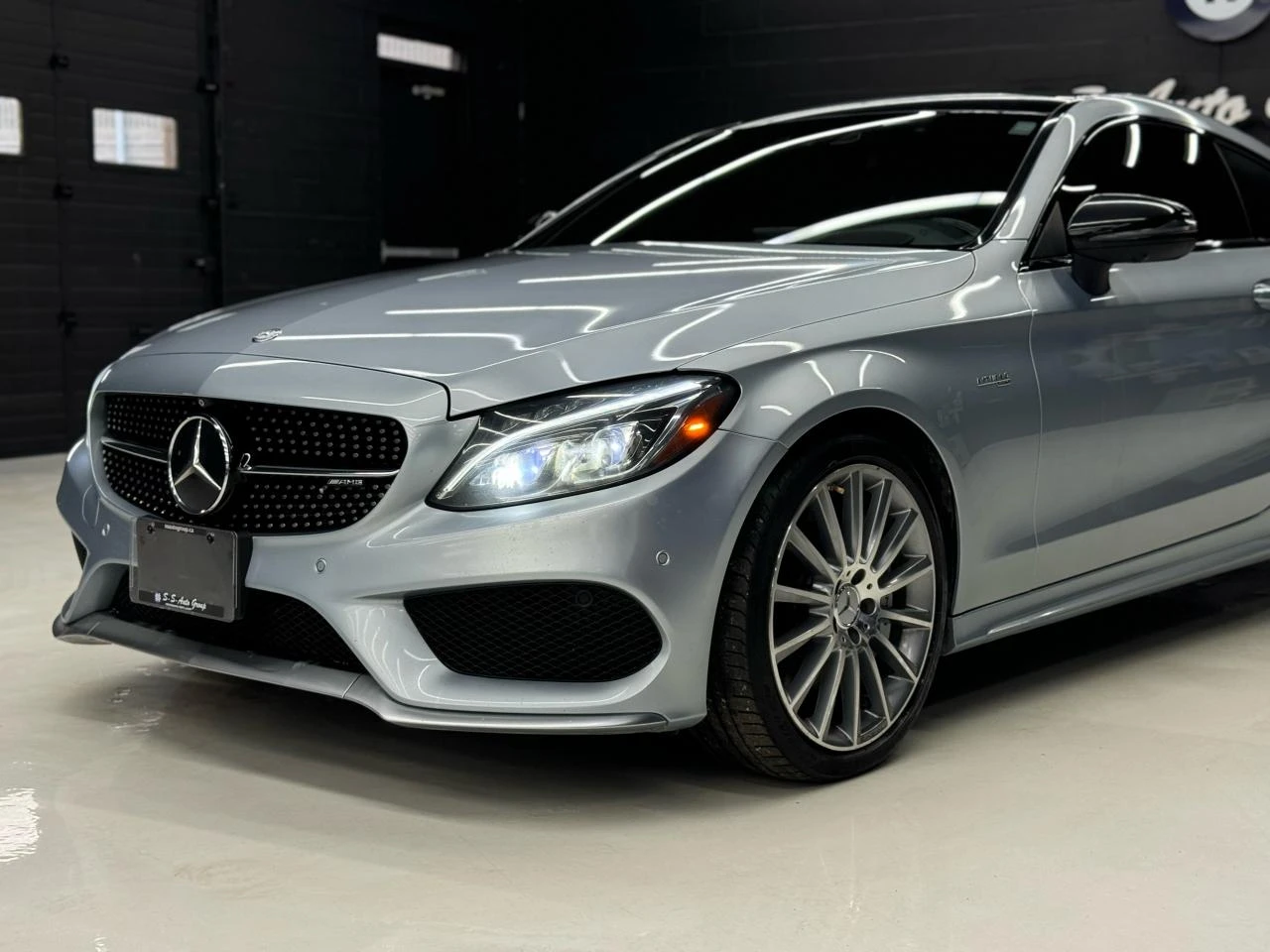 Mercedes-Benz C 43 AMG 4MATIC* DISTRONIC* HEAD-UP* BURMESTER* LANE-ASSIST - изображение 2
