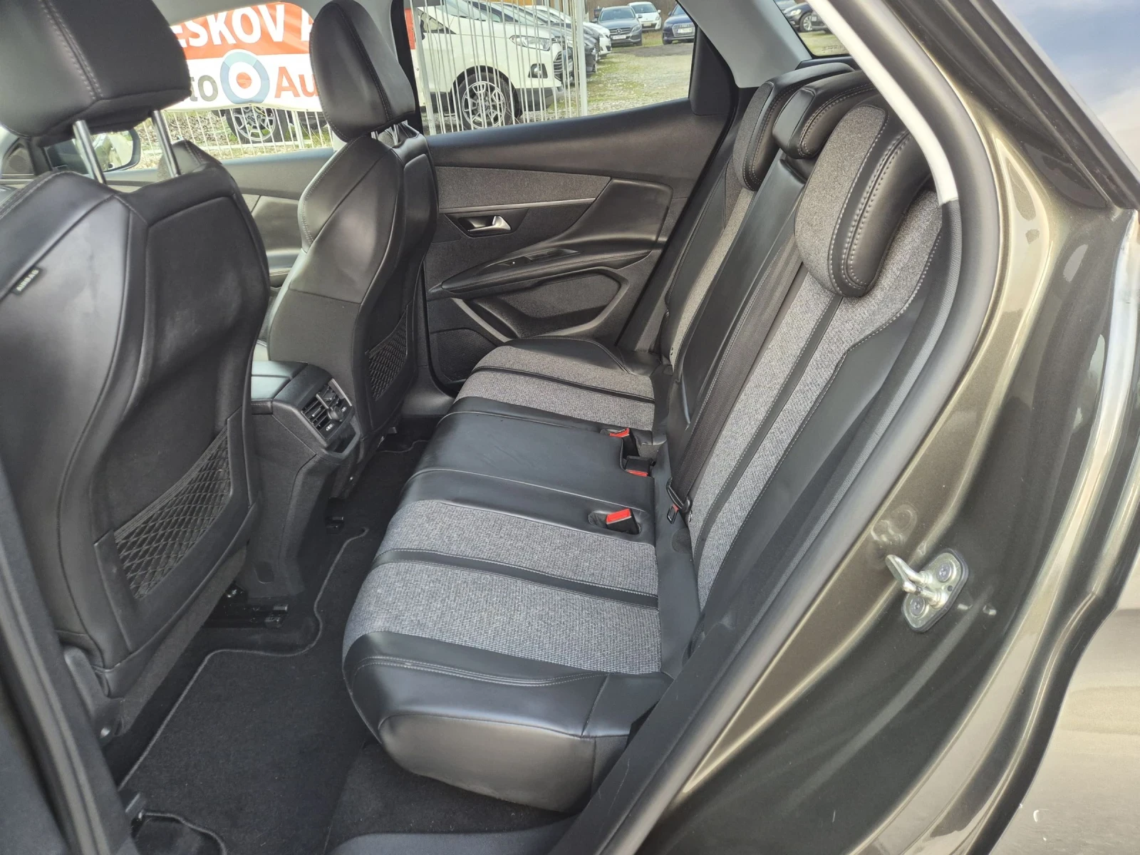 Peugeot 3008 1.5Hdi Allure , снимка 15 - Автомобили и джипове - 53713020