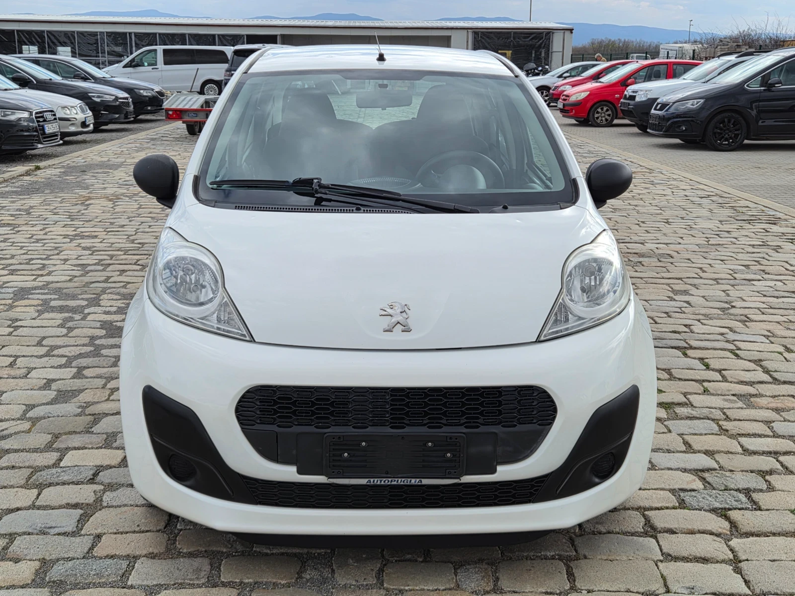 Peugeot 107 1.0i 68кс 2014 година EURO 5B, снимка 2 - Автомобили и джипове - 53977490
