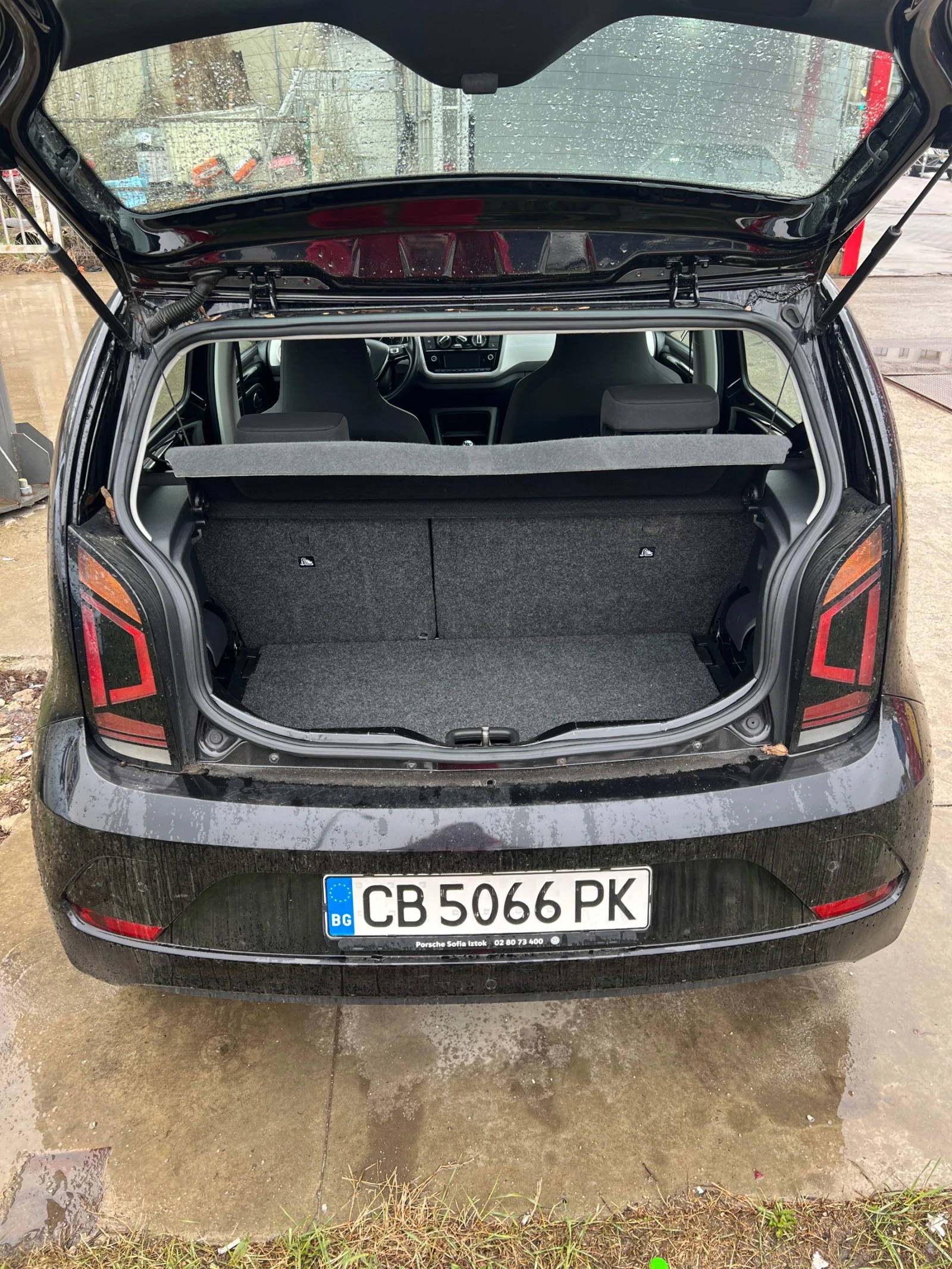 VW Up 1.0 MPI, снимка 9 - Автомобили и джипове - 54053619