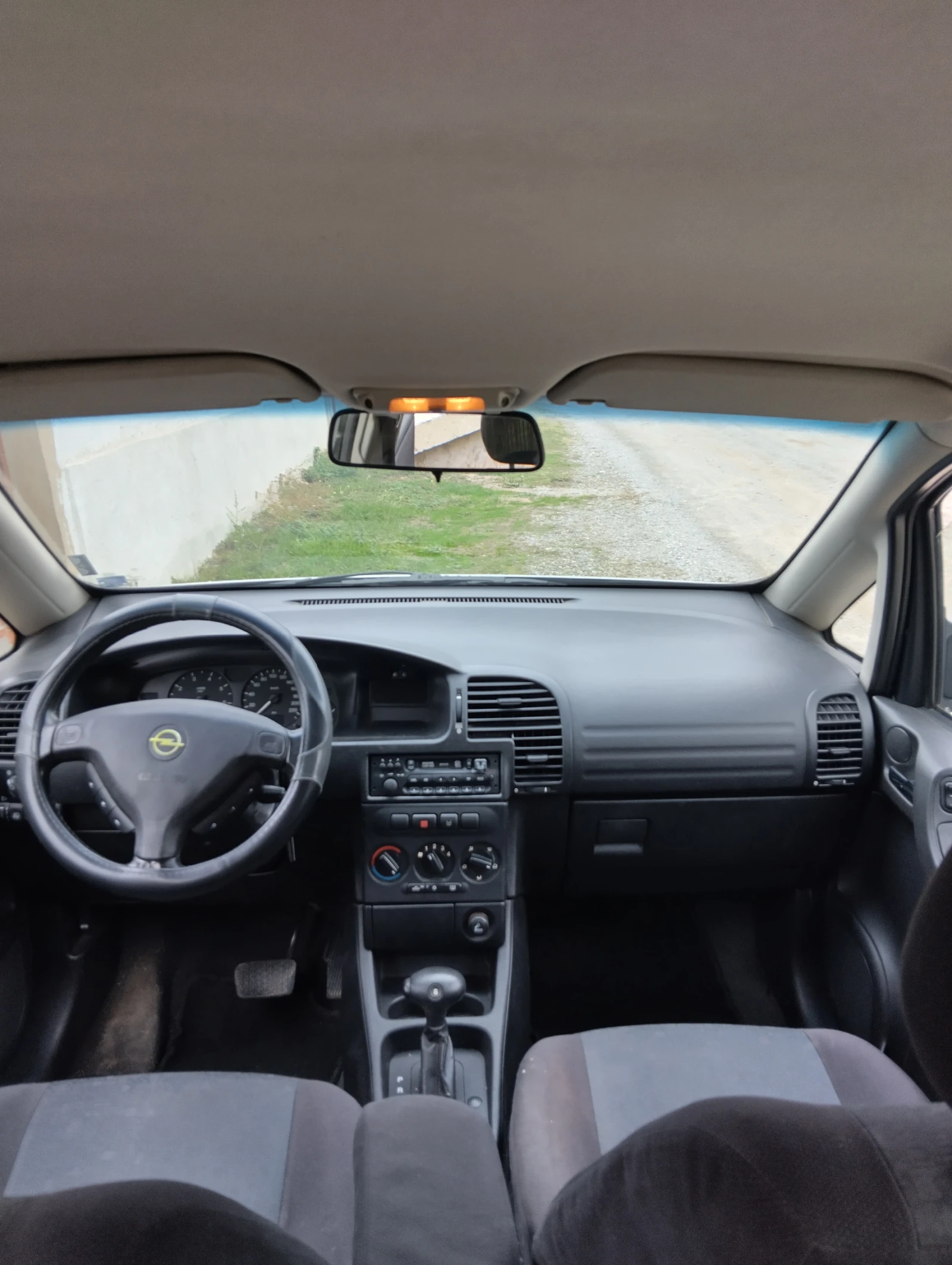 Opel Zafira 1.8i Automatic, снимка 14 - Автомобили и джипове - 54055409