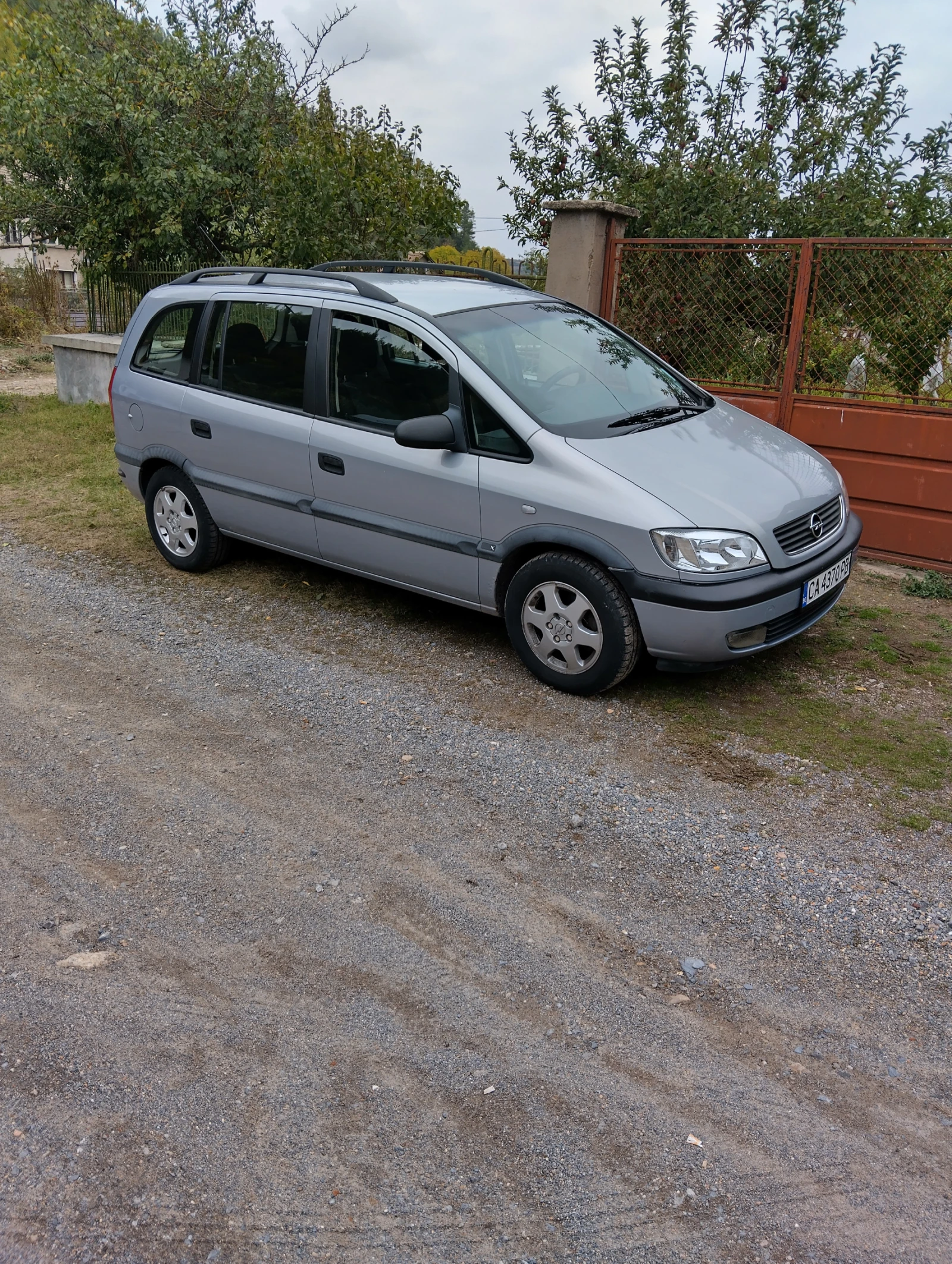 Opel Zafira 1.8i Automatic, снимка 3 - Автомобили и джипове - 54055409