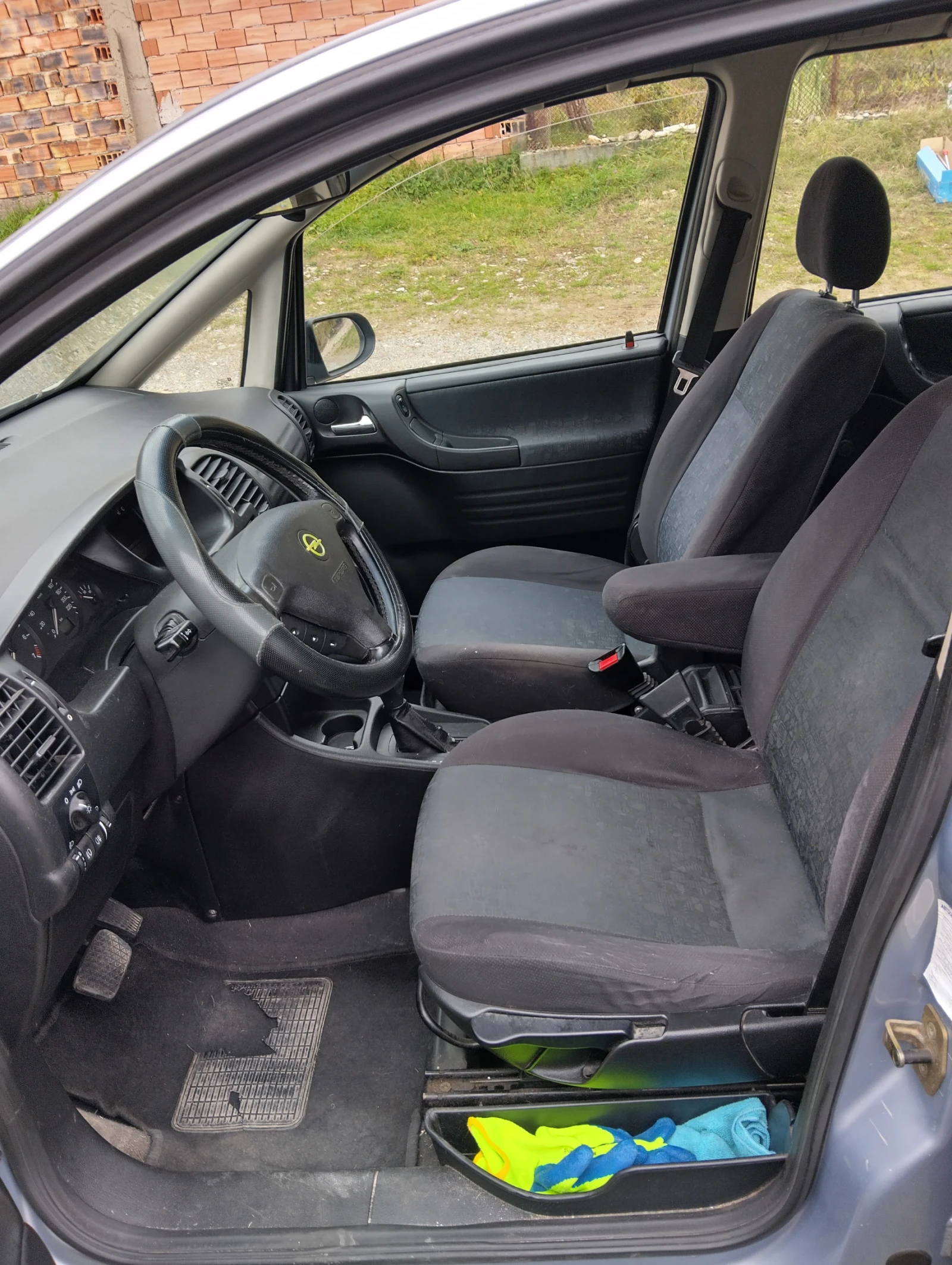 Opel Zafira 1.8i Automatic, снимка 11 - Автомобили и джипове - 54055409