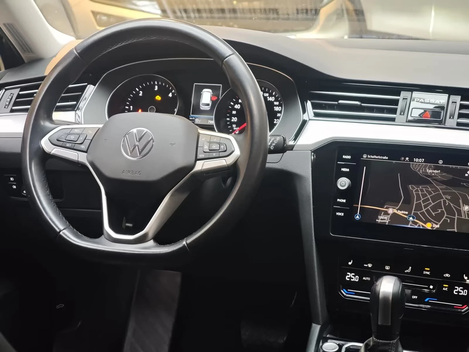 VW Passat Комби, снимка 15 - Автомобили и джипове - 54710760