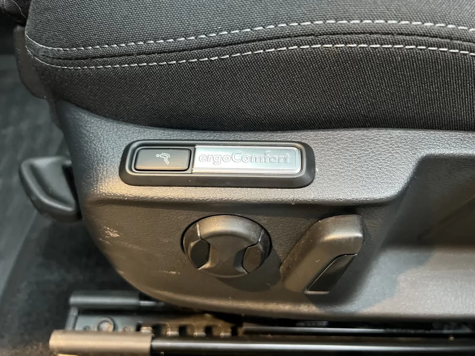 VW Passat Комби, снимка 9 - Автомобили и джипове - 54710760