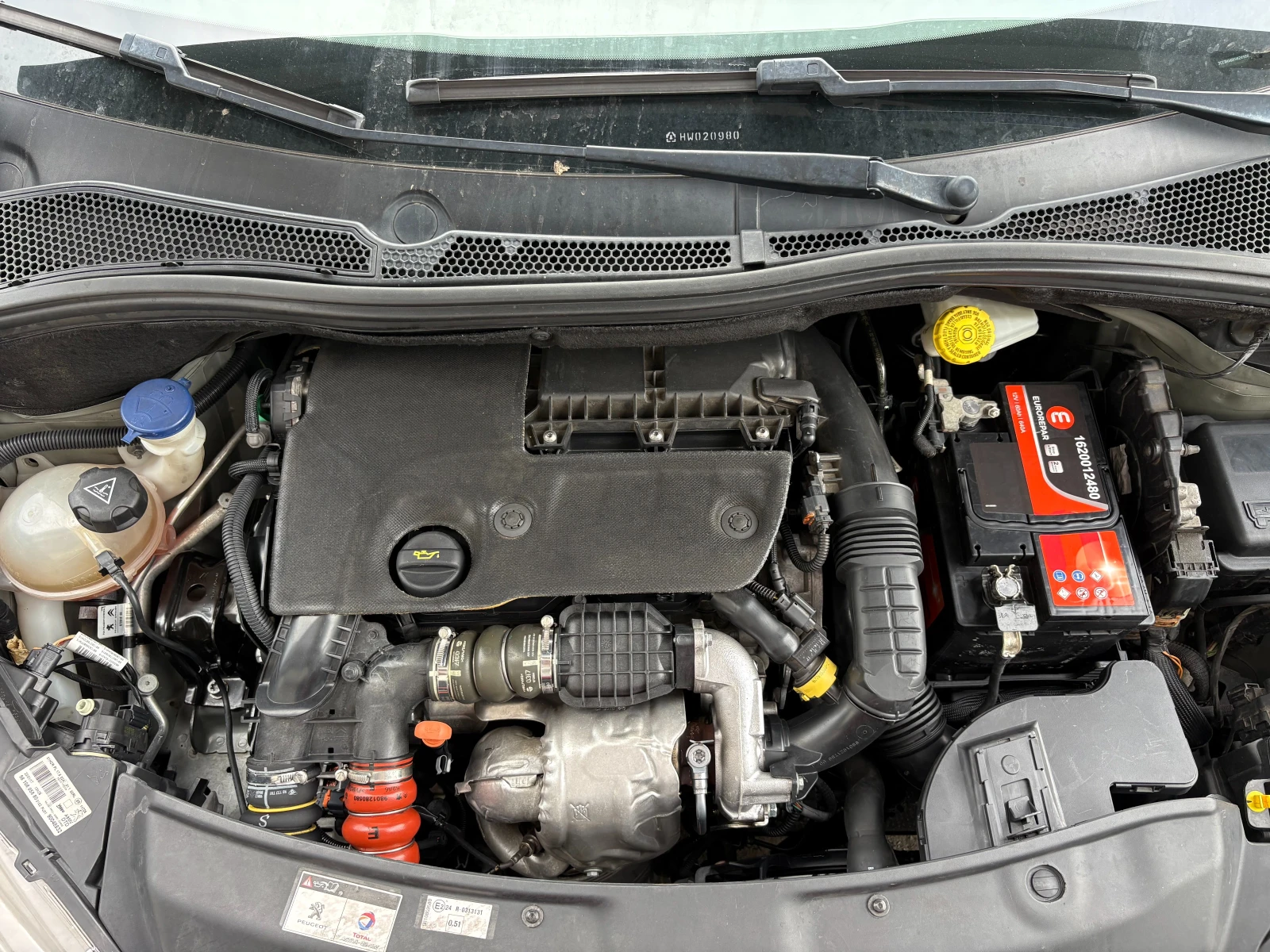 Peugeot 208 1.6BlueHDI Allure Euro6B, снимка 16 - Автомобили и джипове - 54906752