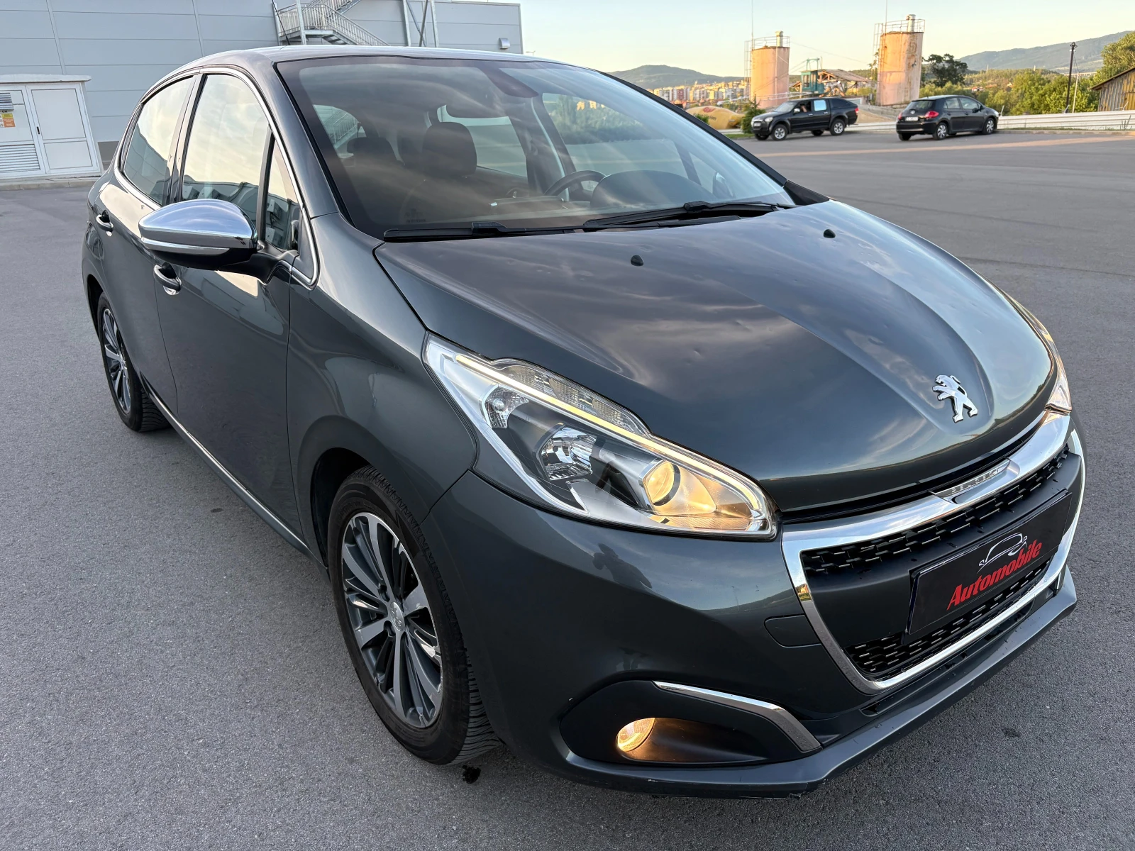 Peugeot 208 1.6BlueHDI Allure Euro6B, снимка 3 - Автомобили и джипове - 54906752