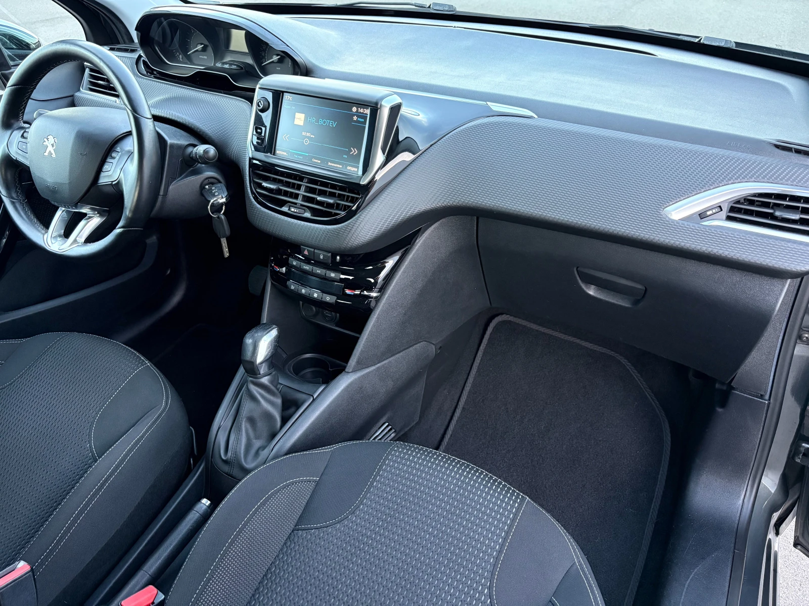 Peugeot 208 1.6BlueHDI Allure Euro6B, снимка 10 - Автомобили и джипове - 54906752