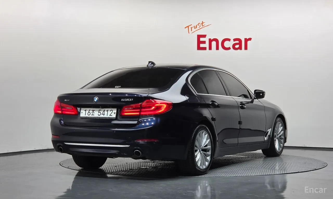 BMW 530 i G30 | Luxury Plus | LASER LED | КОЖА | COMFORT| , снимка 2 - Автомобили и джипове - 55056740