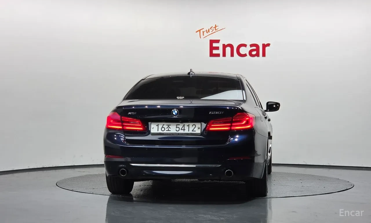 BMW 530 i G30 | Luxury Plus | LASER LED | КОЖА | COMFORT| , снимка 4 - Автомобили и джипове - 55056740