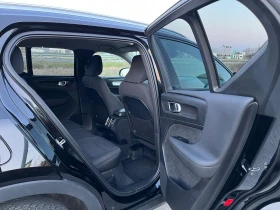 Volvo XC40 B4 AWD Mild Hybrid R-design Black Edition ОТЛИЧЕН, снимка 8