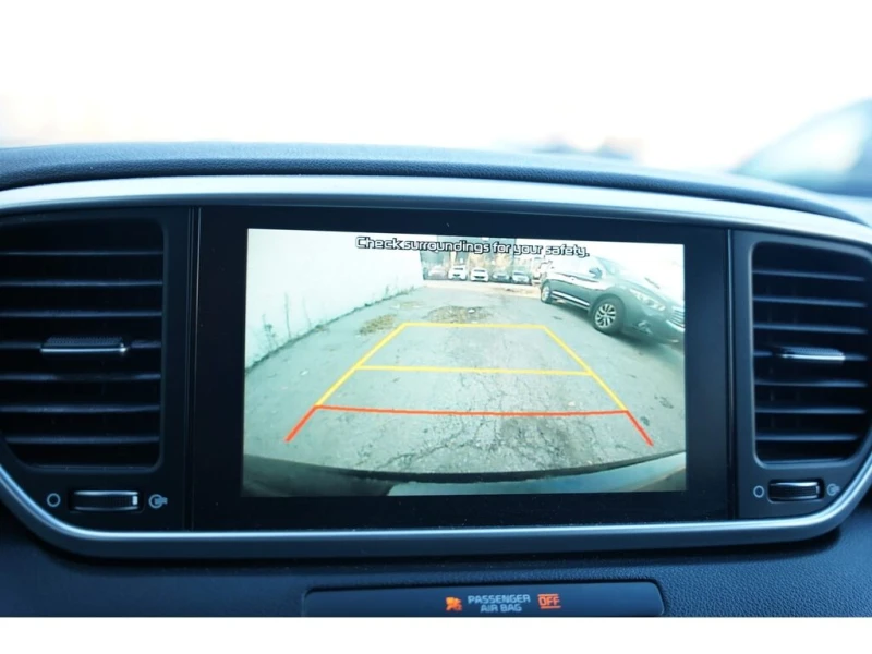 Kia Sportage * LX PKG/ APPLE CARPLAY/ BLUETOOTH/ CAMERA * CARFA, снимка 16 - Автомобили и джипове - 52740493